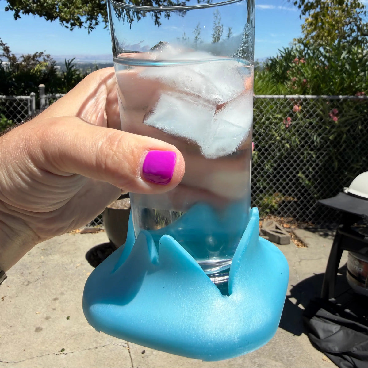Closer Coaster: The Coaster That Follows Your Drink – Non-Slip, Reversible Silicone Coaster