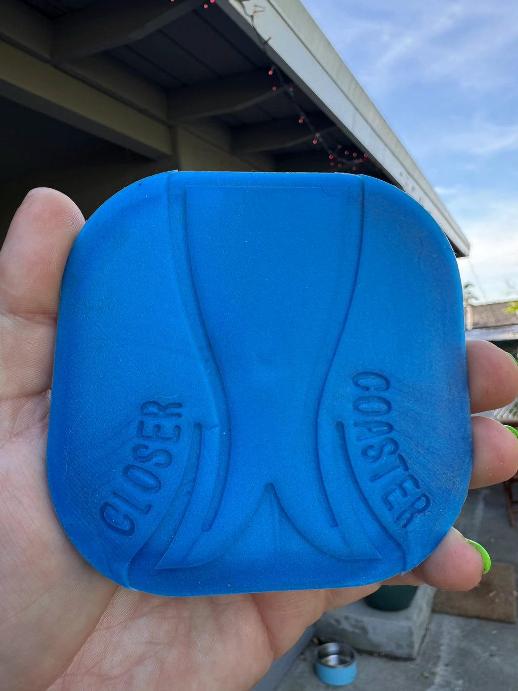Closer Coaster: The Coaster That Follows Your Drink – Non-Slip, Reversible Silicone Coaster