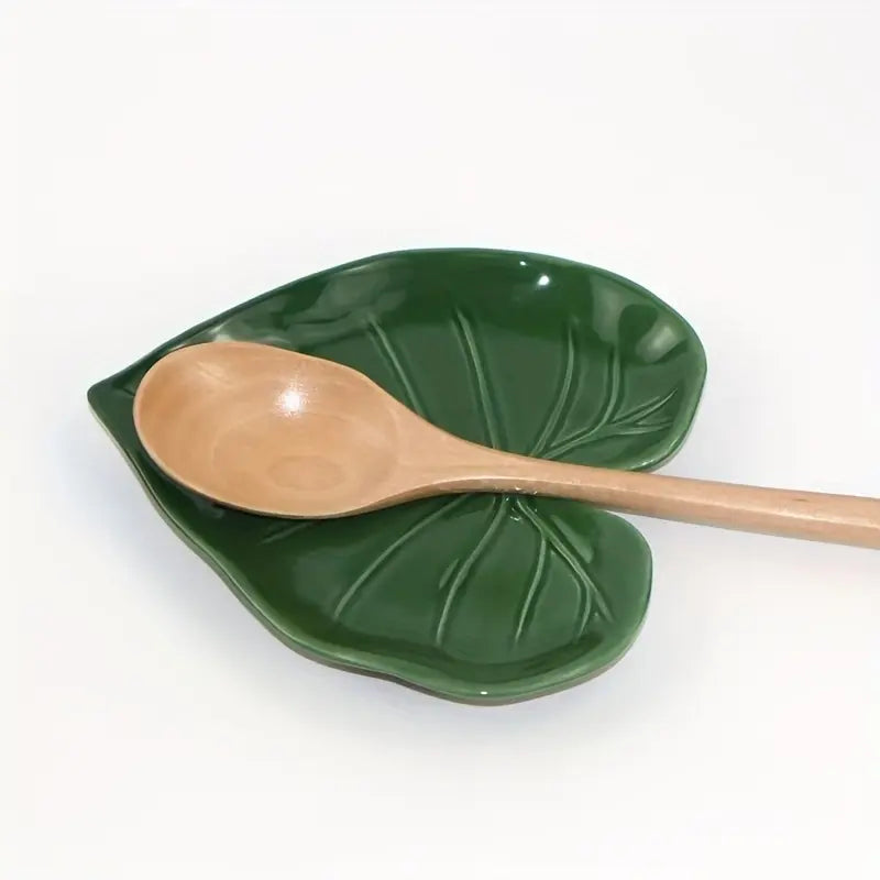 Creativ1pc e anthurium leaf spoon rest, high temperature resistant ceramic dish. Exquisite design for home and restaurant, practical tableware holder and storage plate.